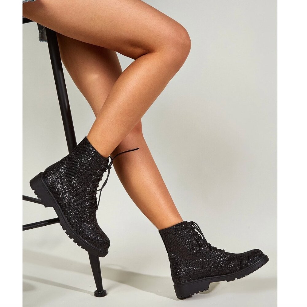 Women's Fashionable Glitter Black Lace-Up Boots